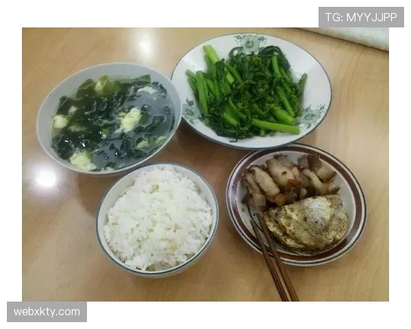 刘诗雯吃饭还这么讲究？午餐菜单比我一周工资还丰富呢！