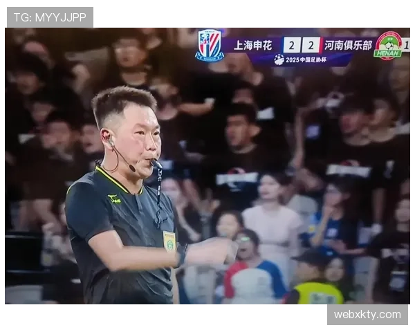 边裁职责:越位判罚依据与信号要点 边裁职责:越位判罚依据与信号要点